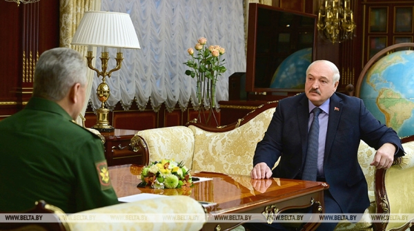 Лукашенко в развитие договоренностей с Путиным обсудил в Минске с Шойгу гарантии безопасности Беларуси