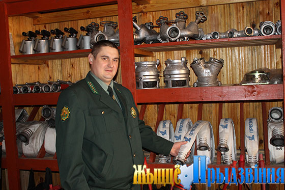 На снимке: главный лесничий А. Москалев