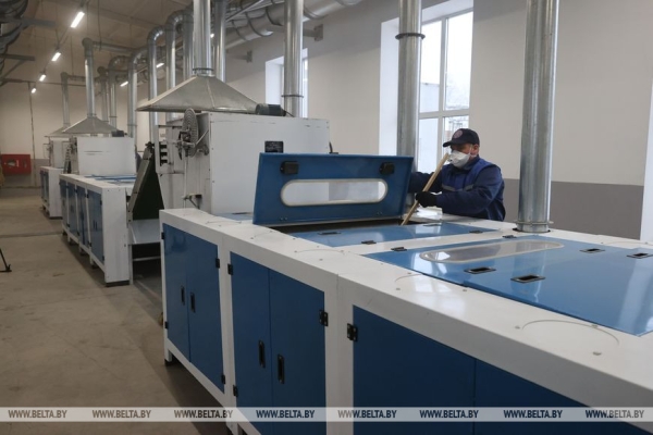 Модернизированный цех по переработке льна открыли на заводе в Дубровно