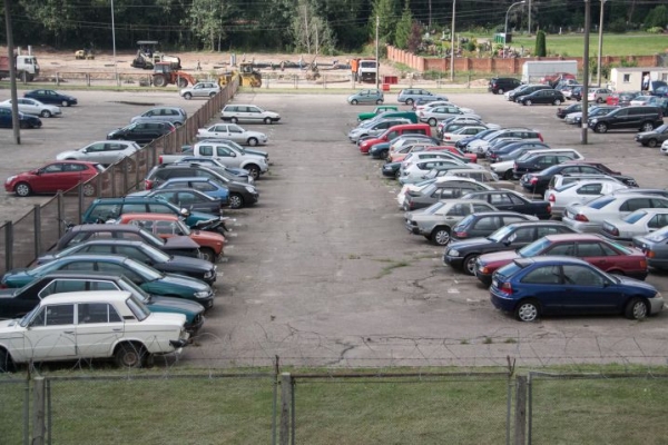 18-летняя жительница Витебска совершила «выгодную» сделку, продав чужую машину