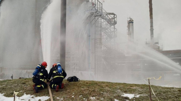 Возгорание резервуара с некондицией нефтепродуктов произошло на "Нафтане"