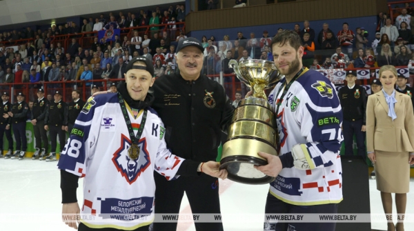 Лукашенко о финалистах чемпионата по хоккею: нам эти ребята подарили минуты, часы и дни прекрасного хоккея