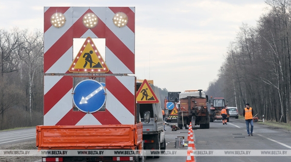 До 40 бригад ежедневно выполняют ямочный ремонт на республиканских дорогах в Витебской области
