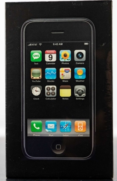 Запечатанный iPhone 2007 года выставили на аукцион. Вы точно удивитесь сумме, которую за него хотят выручить