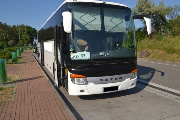 В Германии белорус вез выпускников в опасном для здоровья автобусе