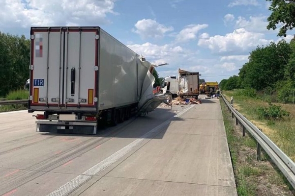 В Германии при столкновении грузовиков погиб белорус