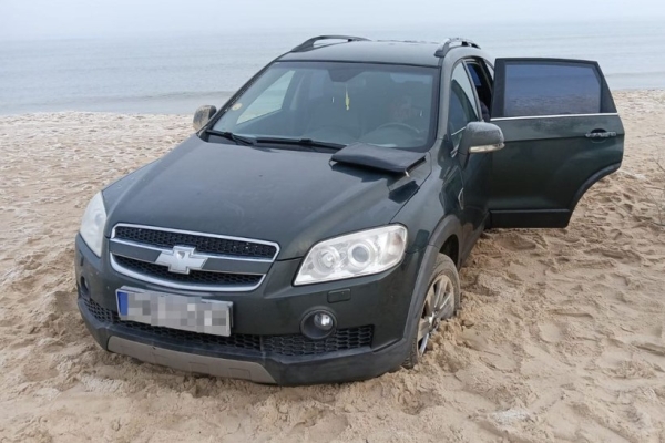 В Гданьске белорус выехал на Chevrolet на пляж и попал за решетку