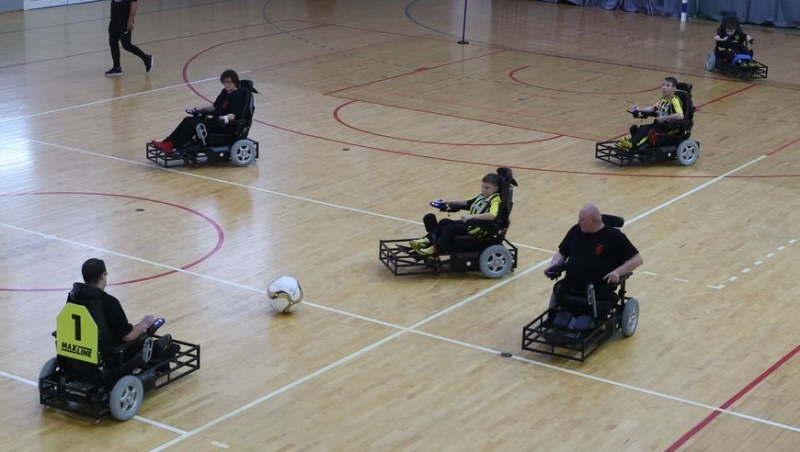 Первая в Беларуси команда по футболу на электроколясках создана в Витебске
											 
												Первая в Беларуси команда по футболу на электроколясках создана в Витебске