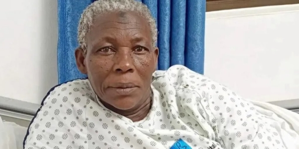 «Кто позаботится обо мне, когда я состарюсь?» В Уганде 70-летняя женщина родила близнецов