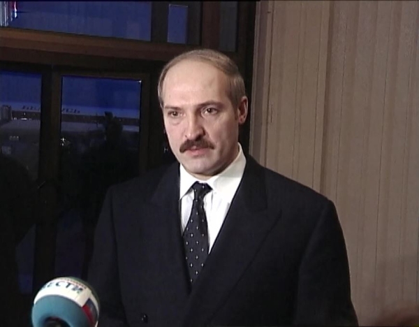Под бомбами "демократии". Обнародовано уникальное архивное видео об историческом визите Лукашенко в Белград