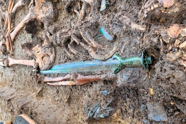 Археологи нашли в Германии бронзовый меч возрастом более 3000 лет