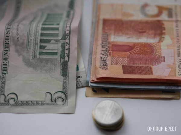 Ждем дешевый доллар, а что будет с евро? Прогноз по валютам