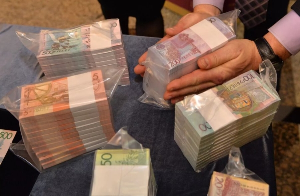 Белорусы бросились в банки не за валютой – за кредитами