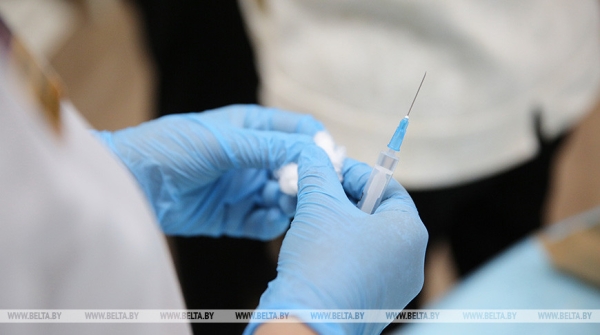 Бустерную дозу вакцины получили почти 82% привитых от ковида жителей Витебской области