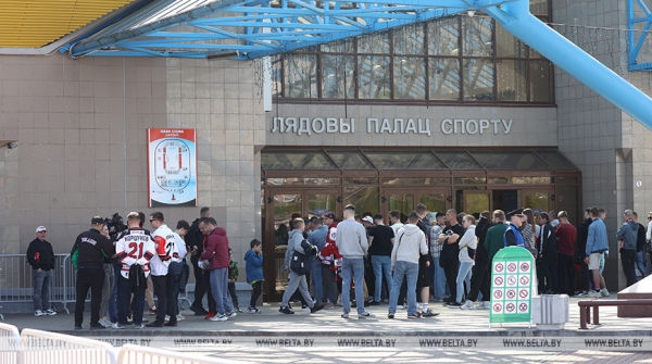 Лукашенко приехал на финал чемпионата по хоккею в Гродно