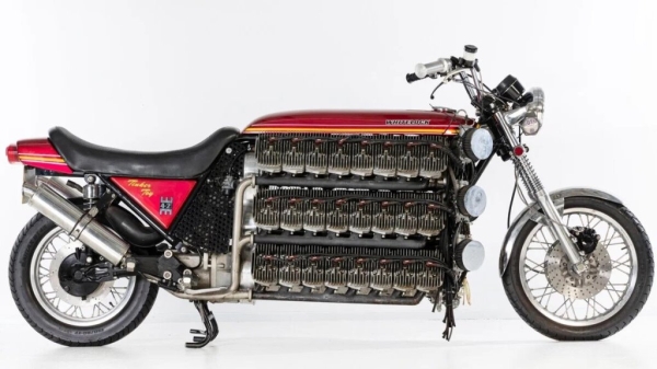 Мотоцикл-рекордсмен с 48-цилиндровым мотором выставили на аукцион