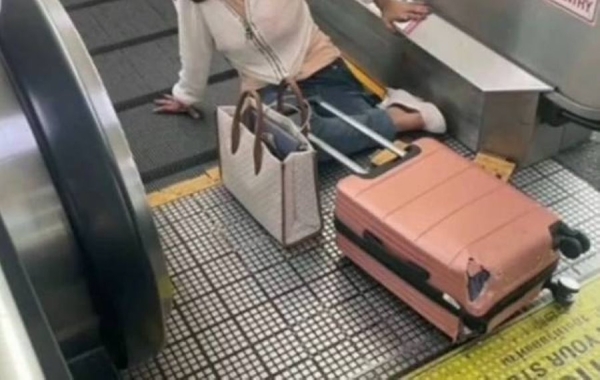 Плюс фобия: Женщина лишилась ноги, споткнувшись на траволаторе в аэропорту Бангкока