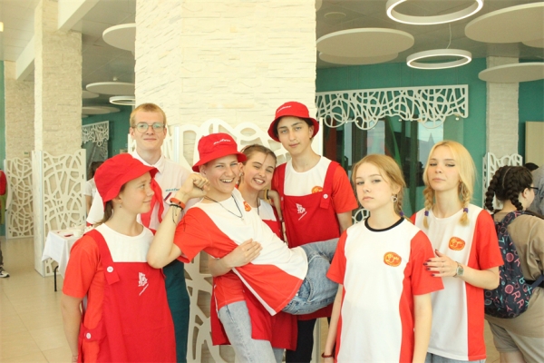 А "Феникс" приехал? Как лучший выездной студотряд из Витебска покорял сердца детей в России