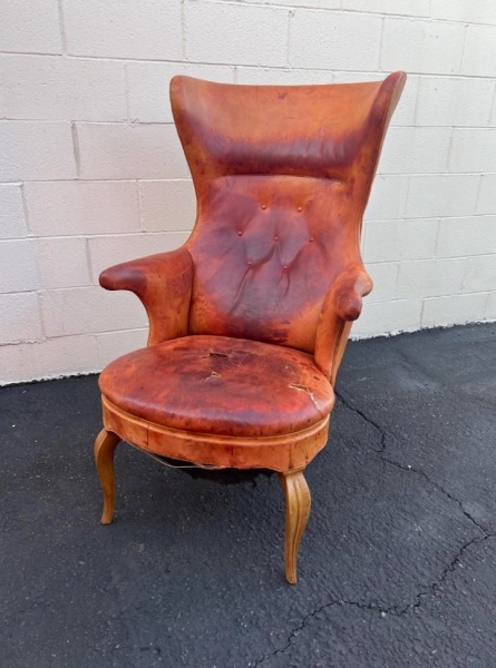 Парень за $50 купил в интернете старое кресло и сумел его перепродать за $100 тысяч. Как так?